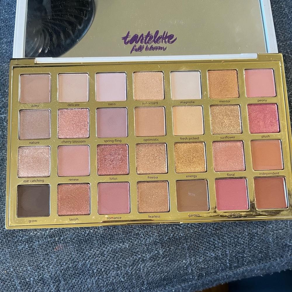 Tarte Full Bloom palette